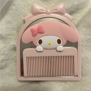 My Melody mirror and comb set